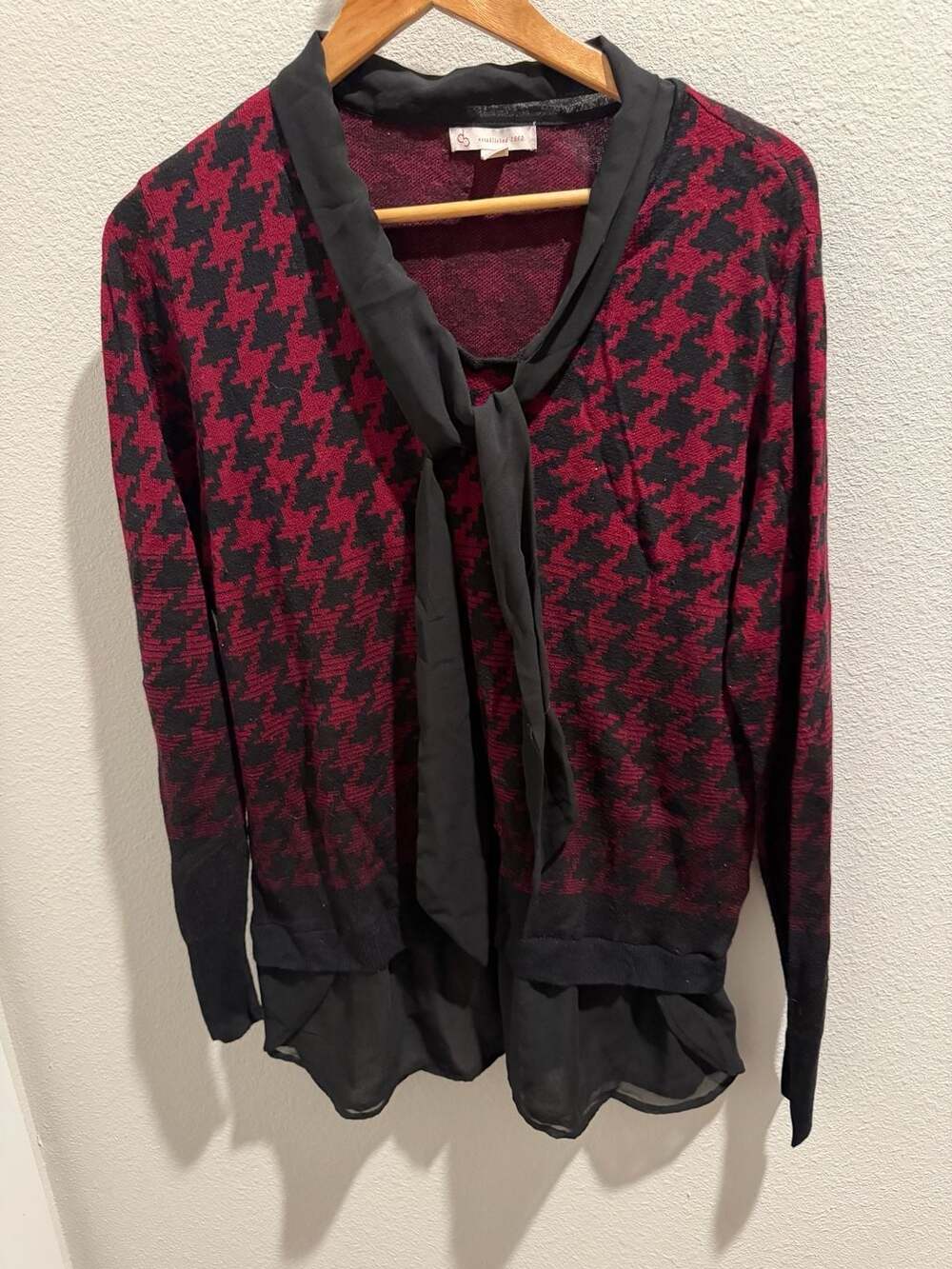 CB Established 1962 Red and Black Houndstooth Tie-Neck Sweater‎ XL